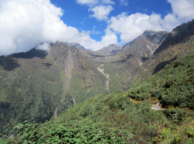 thelocalist.com-Nepal-trekking-landscapes