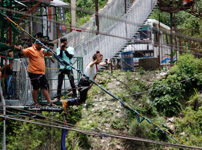Swing into 160-meter-deep Bhotekoshi Gorge